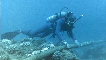 diver undersea cable